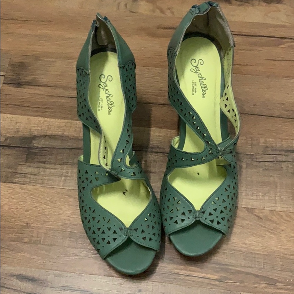 Seychelles wedges